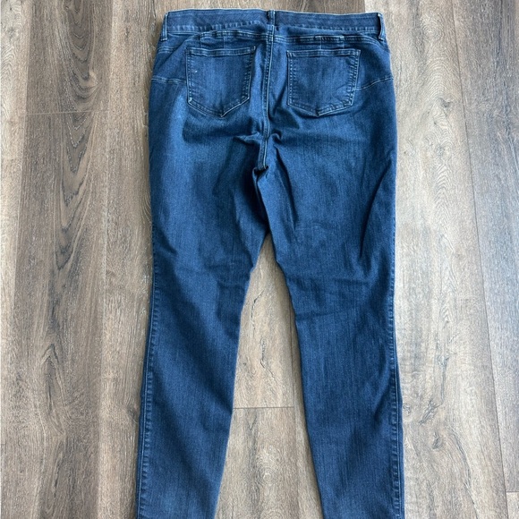 Torrid Bombshell Skinny Jeans. Women’s size 18.  Excellent used condition! - Picture 6 of 7